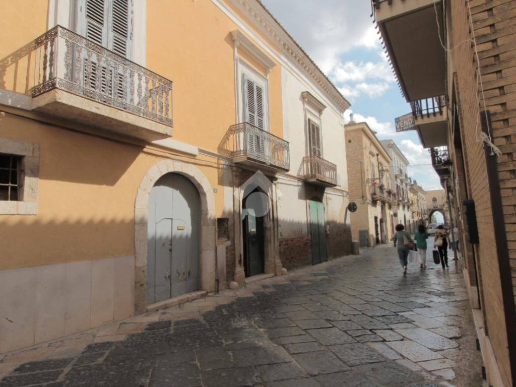 Rustico / casale a Lucera in Corso Giuseppe Garibaldi, 49 - Foto 2