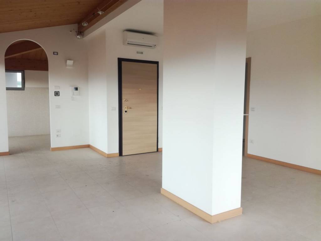Attico / mansarda a Perugia in Via Leonida Mastrodicasa, 95 - Foto 2
