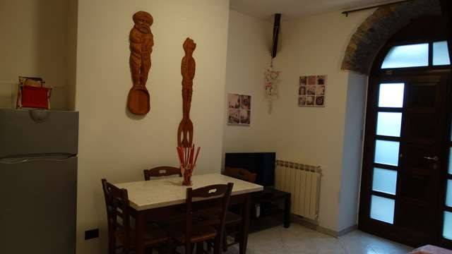 Appartamento a Luni in castagno - Foto 3