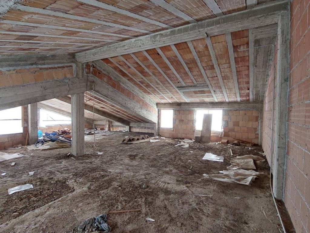 Appartamento a Pesche in Via Isaac Newton - Foto 3