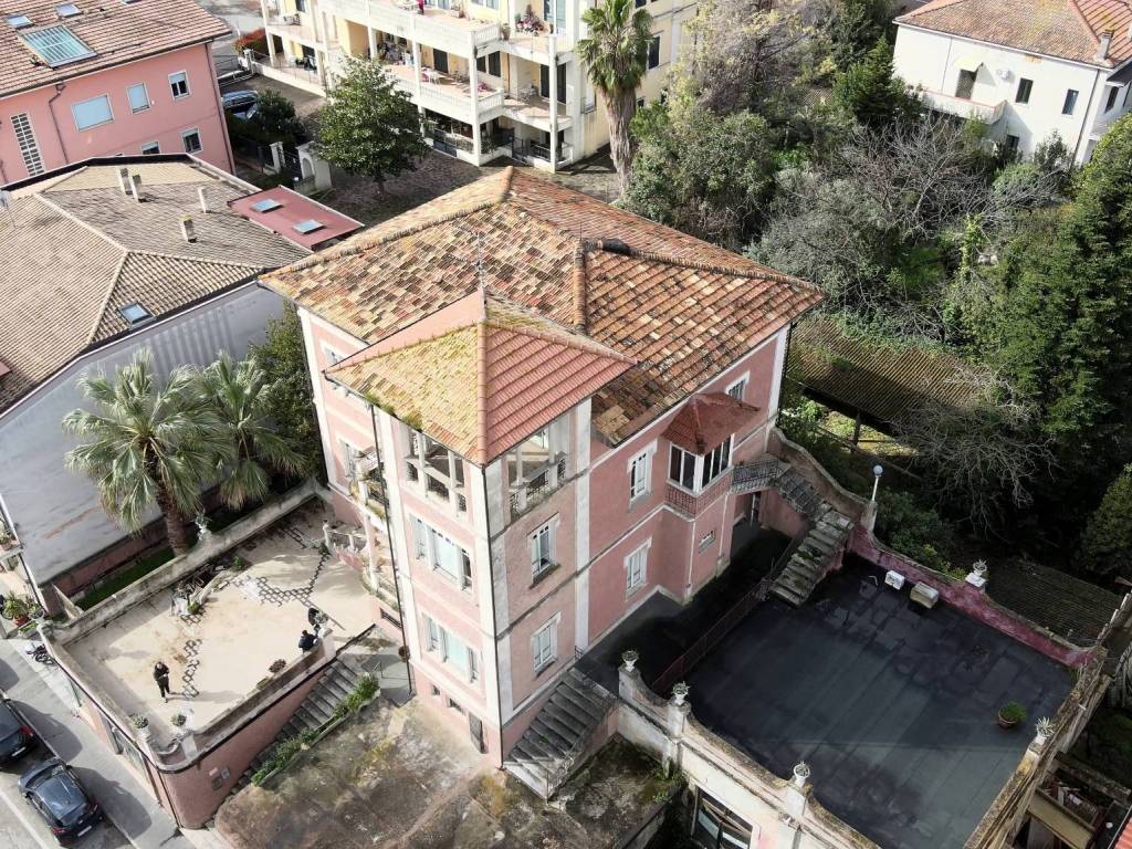 Palazzo / stabile a Alba adriatica in Via Roma, 54 - Foto 4
