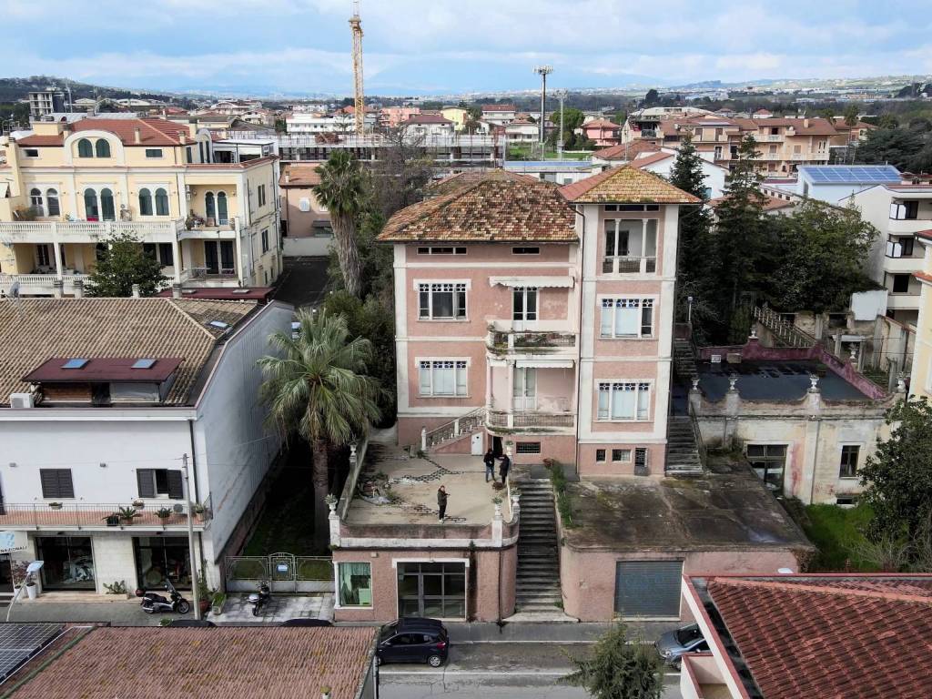 Palazzo / stabile a Alba adriatica in Via Roma, 54 - Foto 5