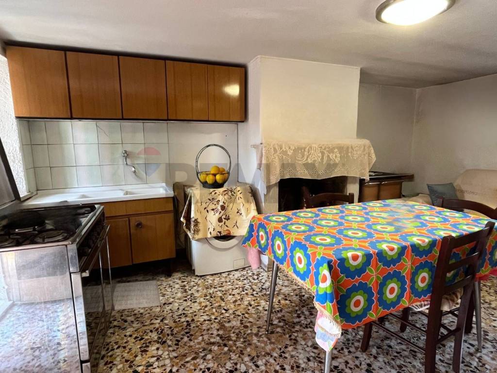 Casa indipendente a Assisi in Via Lorenzo Carpinelli - Foto 3