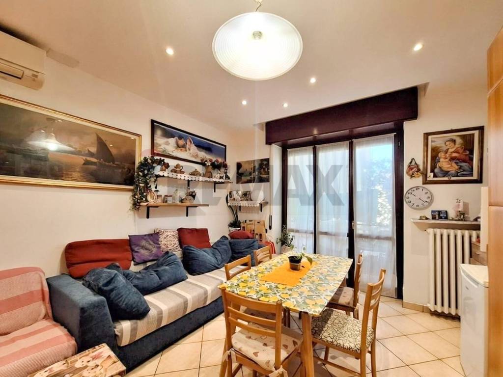 Appartamento a Cairate in Via Carducci, 15 - Foto 2