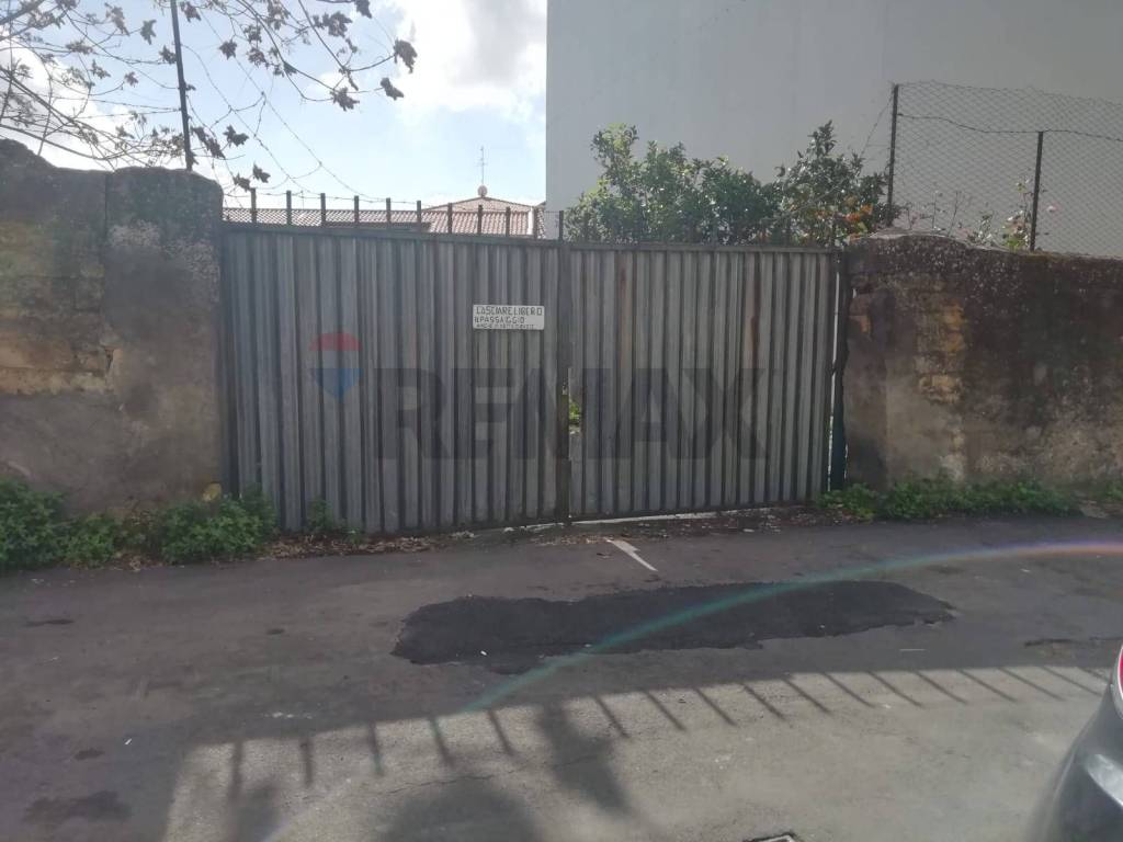 Terreno a Belpasso in via Gorizia, 29 - Foto 2