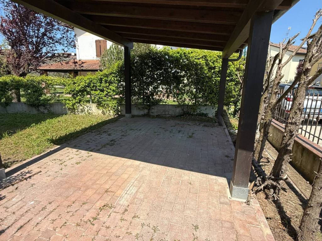 Villa a Cento in Via Antonio Comi - Foto 4