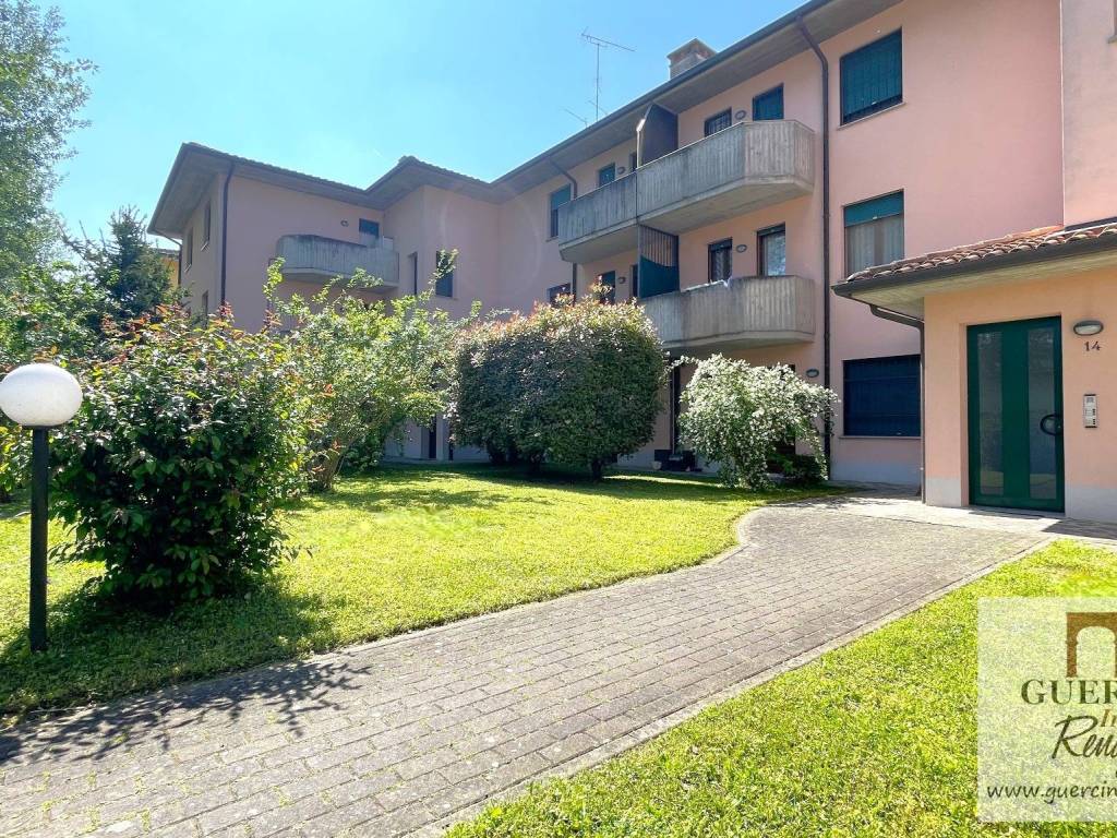 Appartamento a Cento in Via della Vite, 20 - Foto 2