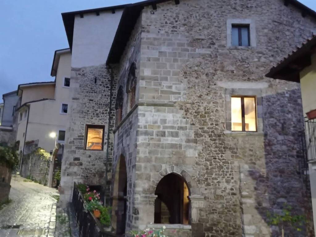 Appartamento a Castel di sangro in Via De Letis - Foto 2