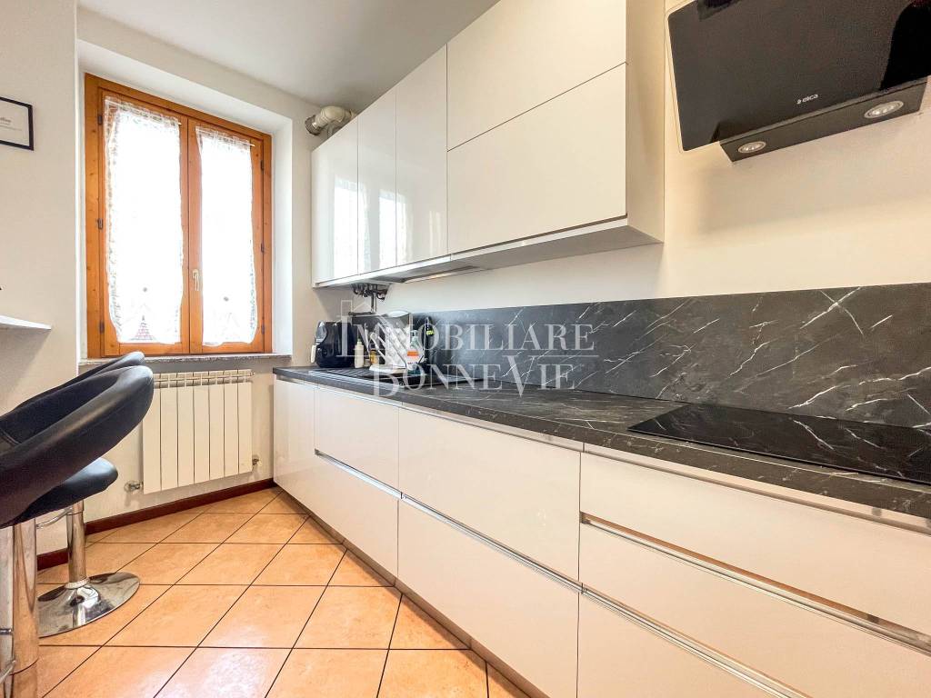 Appartamento a Malnate in Via Don Carlo Maesani - Foto 3
