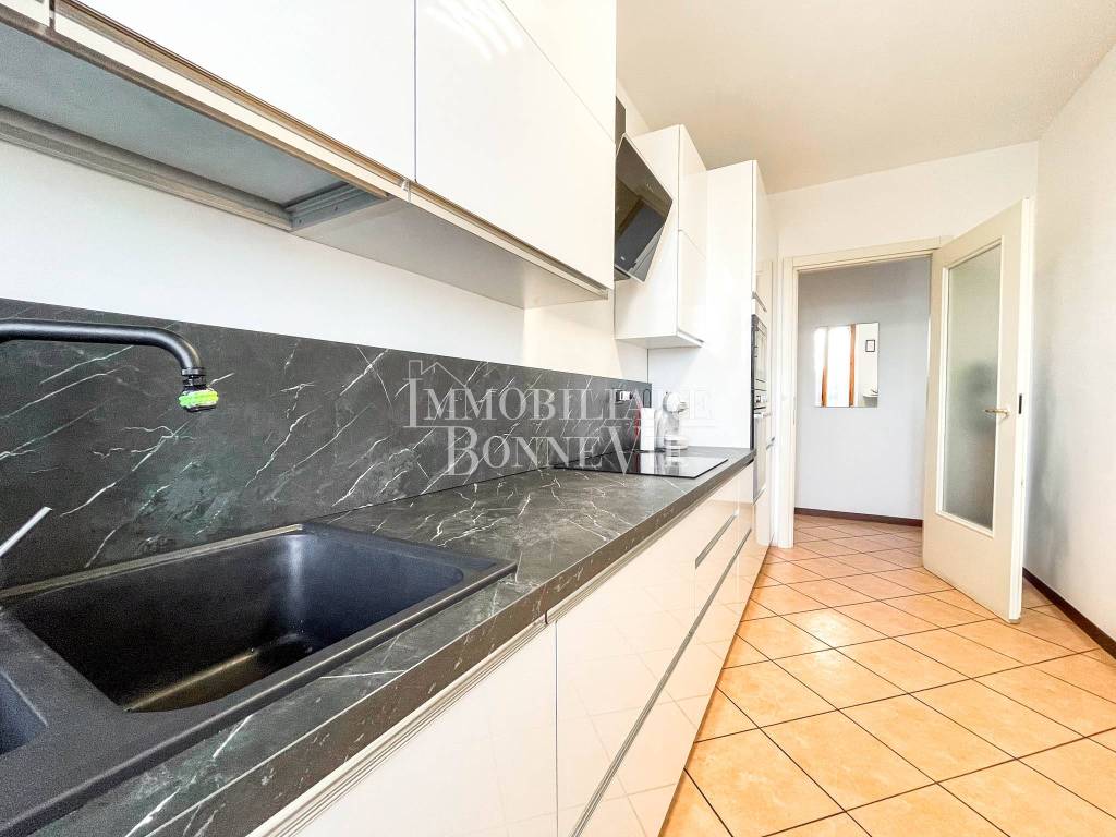 Appartamento a Malnate in Via Don Carlo Maesani - Foto 4