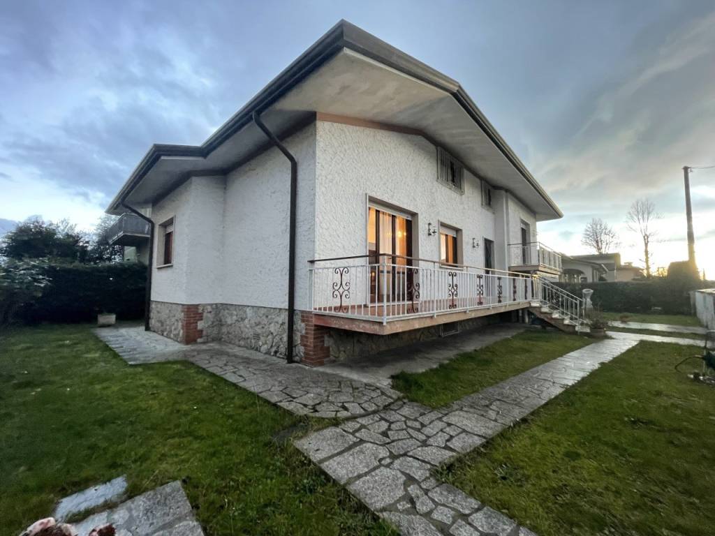 Villa a Pietrasanta in Via del Castagno, 3 - Foto 3