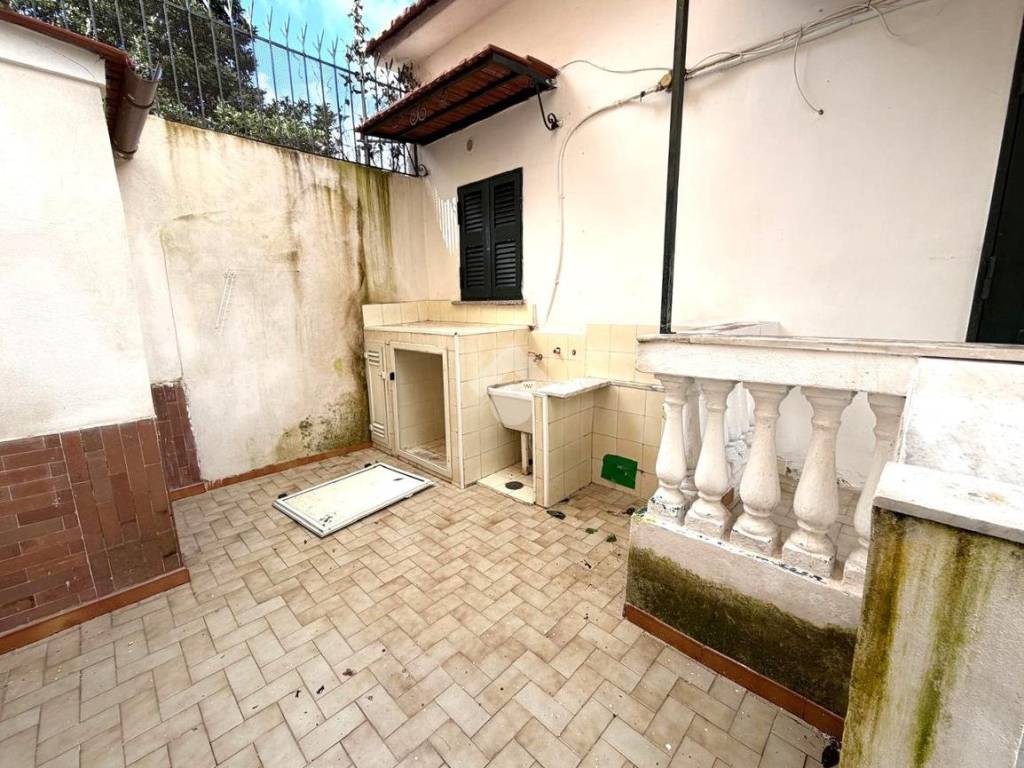 Appartamento a Portici in Via Dalbono, 7 - Foto 2