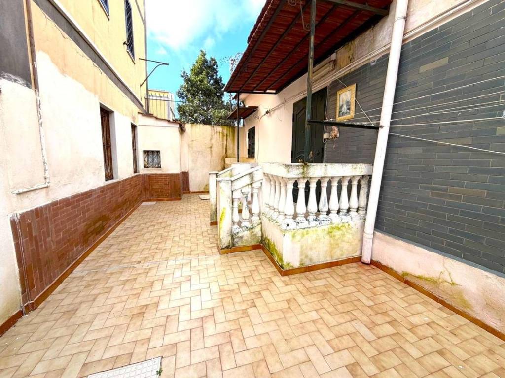 Appartamento a Portici in Via Dalbono, 7 - Foto 5