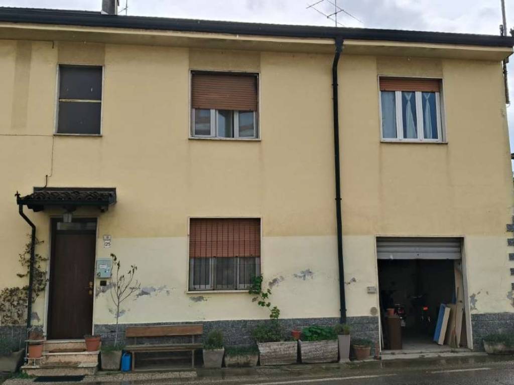 Casa indipendente a Lodi in via Martiri di Cefalonia - Foto 2