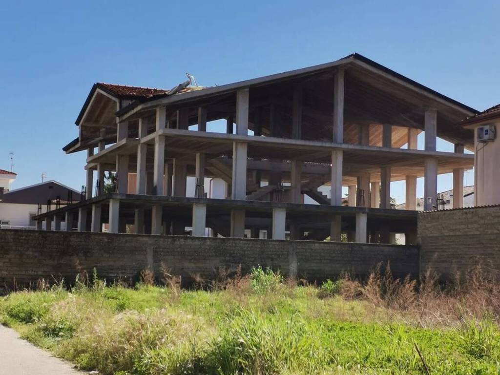 Villa a Villa di briano in Via Archimede S.N.C. - Foto 2