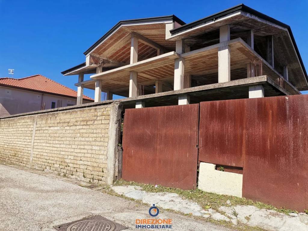 Villa a Villa di briano in Via Archimede S.N.C. - Foto 3