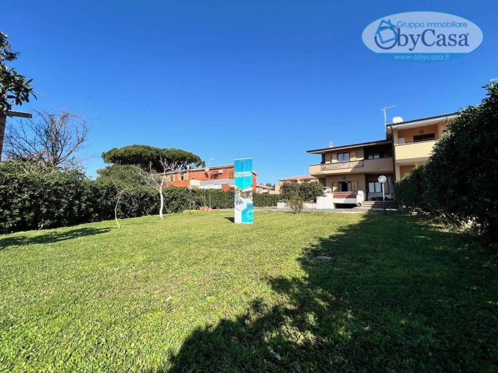 Villa a Ladispoli in Via Saturno - Foto 3