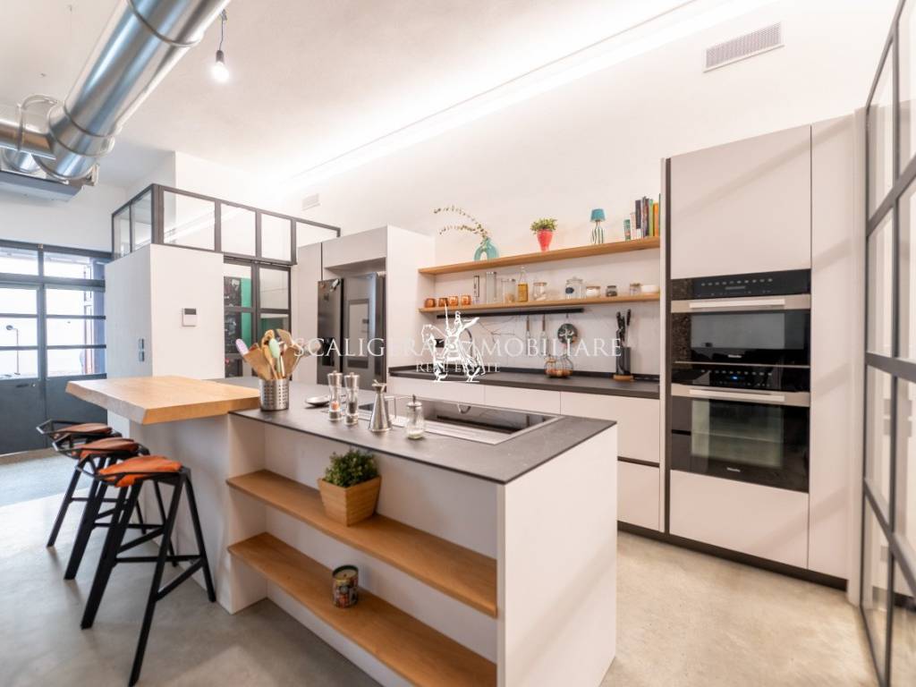 Appartamento a Verona in Stradone San Fermo - Foto 4