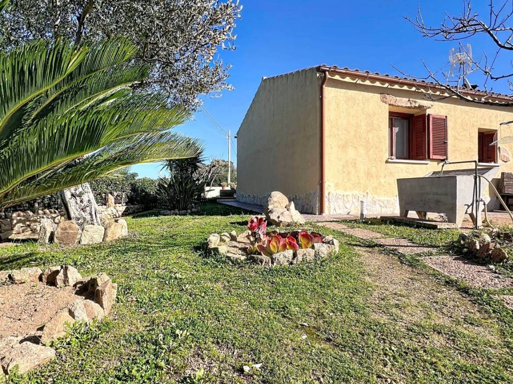Casa indipendente a Loiri porto san paolo in Via Gallura - Foto 3