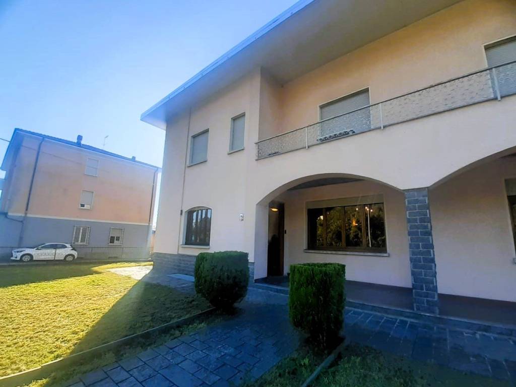 Villa a Castronno in Via Roma - Foto 5