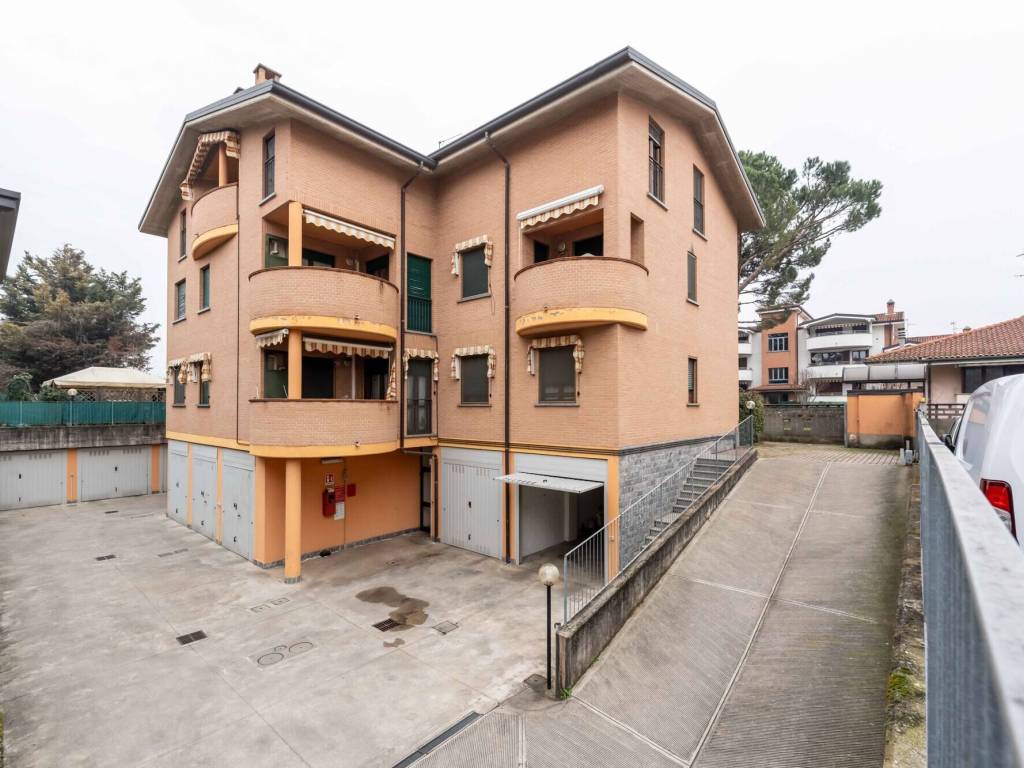 Appartamento a Cesate in Via Donizzetti - Foto 2