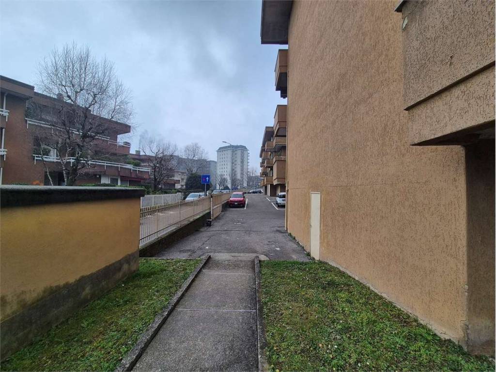 Appartamento a Lipomo in Via Pratobello - Foto 2