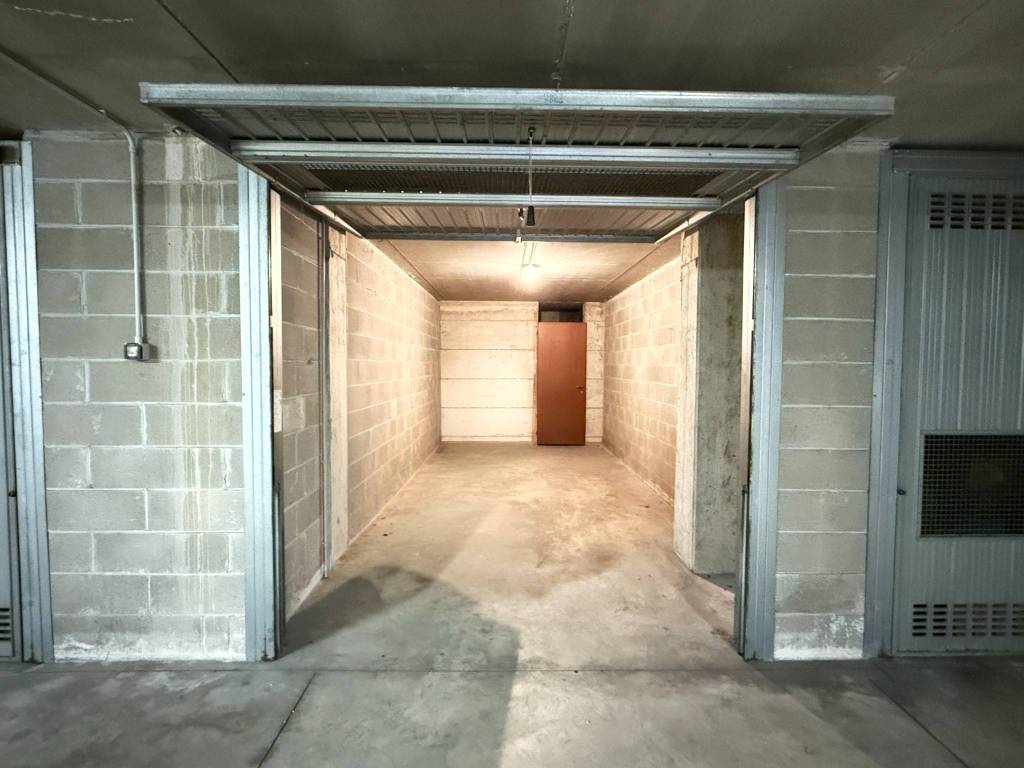 Box / garage a Airuno in Piazza Fenaroli, 6 - Foto 4