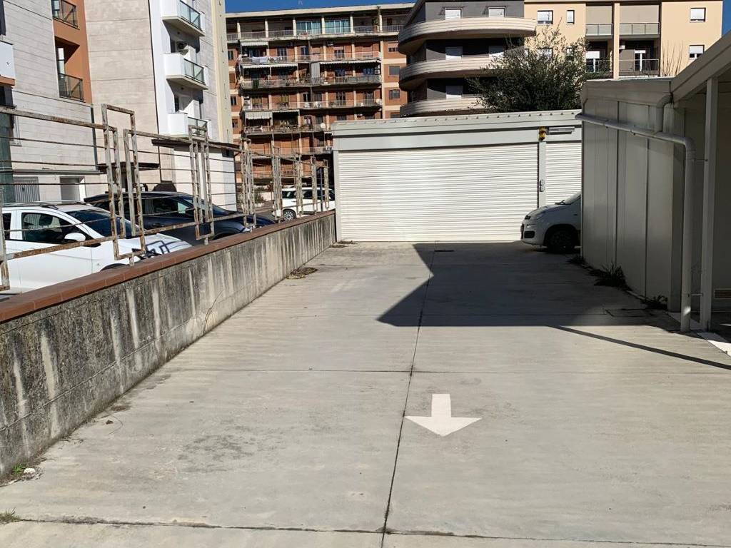 Box / garage a Benevento in Via Salvator Rosa - Foto 2