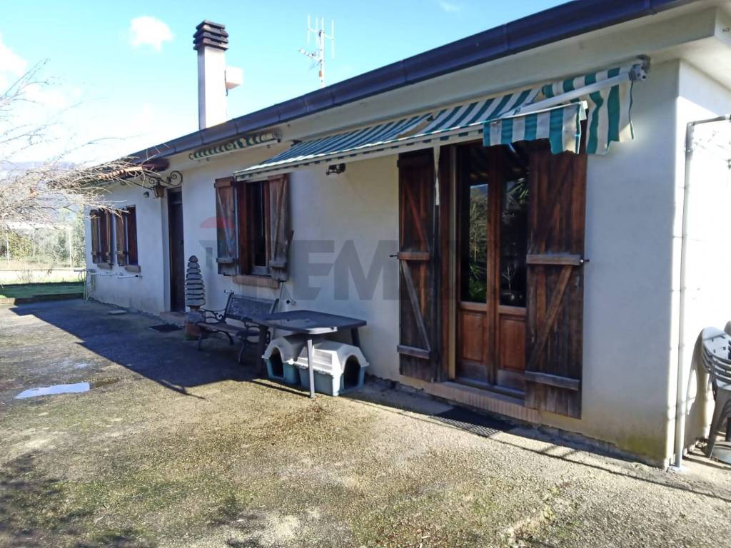 Villa a Fondi in Via Portaturo - Foto 2