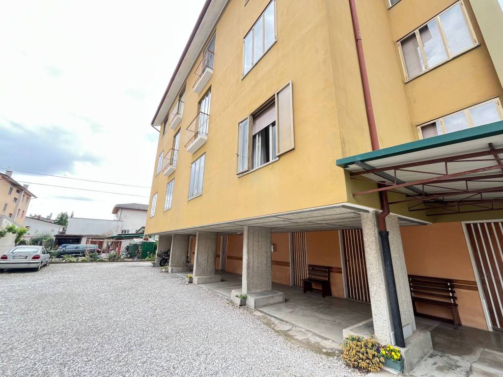 Appartamento a Latisana in Via Pier Antonio Gregorutti, 33 - Foto 3