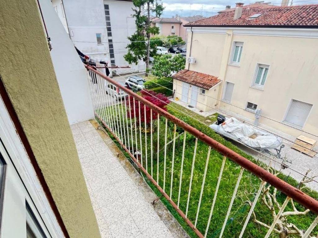 Appartamento a Latisana in Via Pier Antonio Gregorutti, 33 - Foto 5