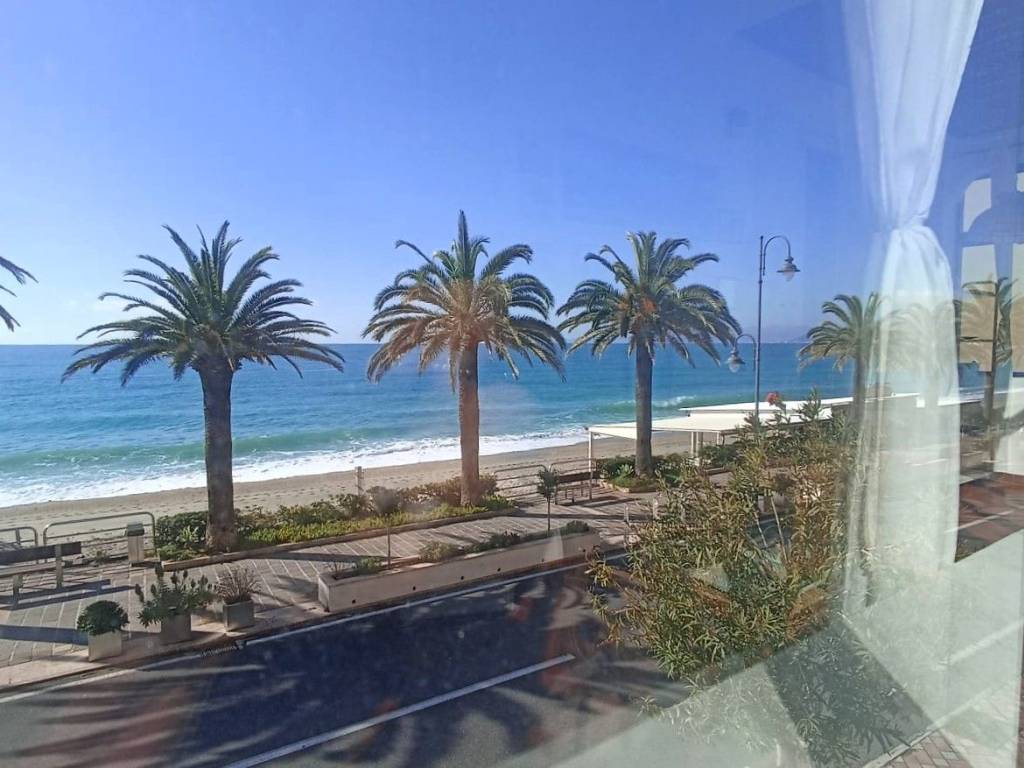 Appartamento a Finale ligure in Via Aurelia, 89 - Foto 4