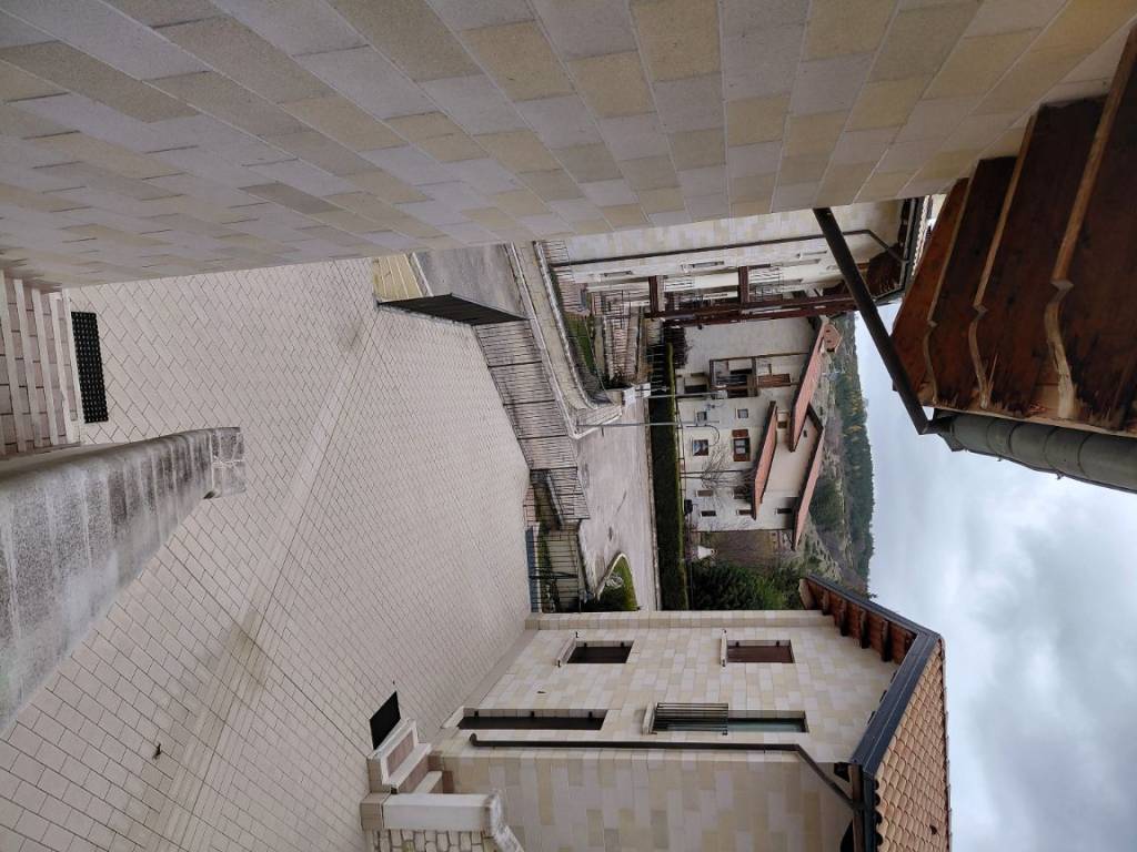 Appartamento a Rocca di mezzo in Viale Tenente Italo d'Eramo - Foto 3