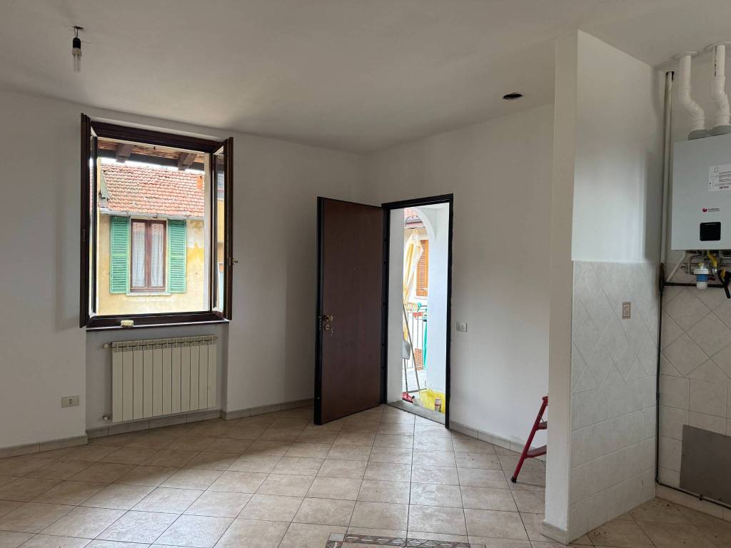 Appartamento a Azzate in Via Nazario Sauro - Foto 2