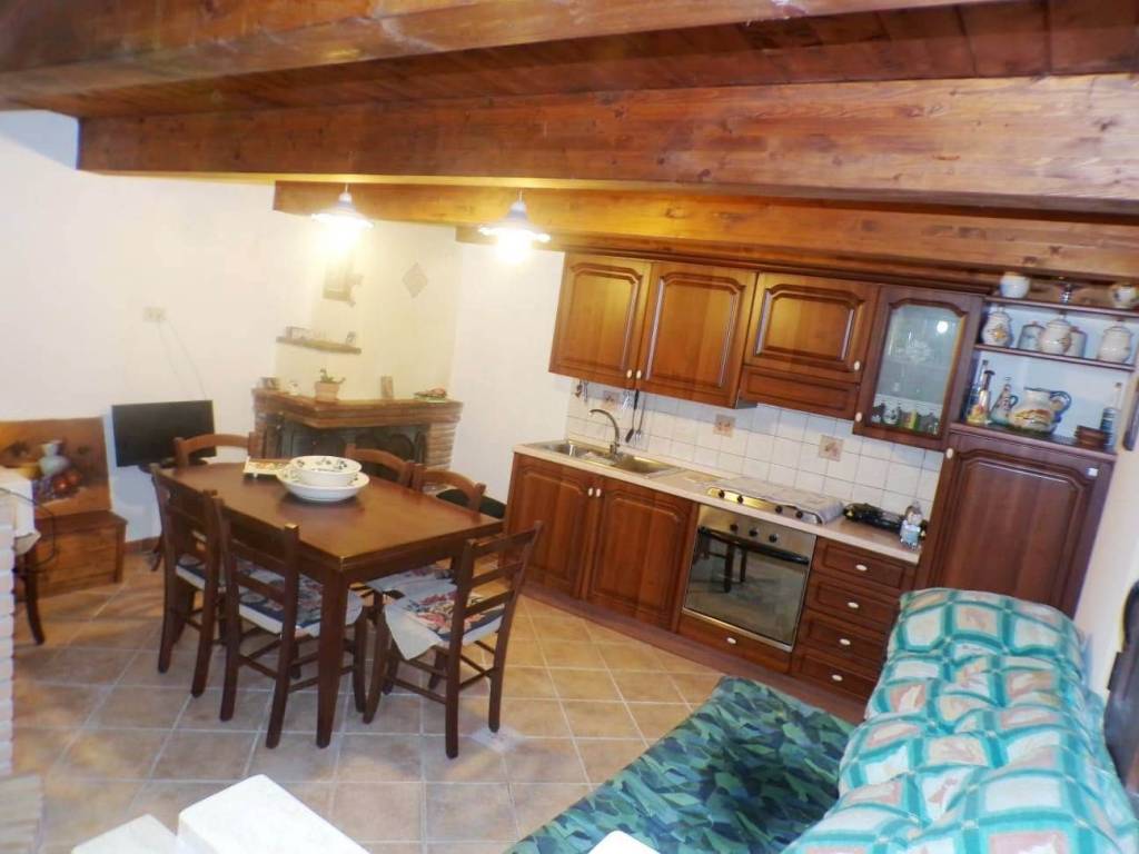 Villa a Isola del gran sasso d'italia in Frazione Forca di Valle - Foto 3