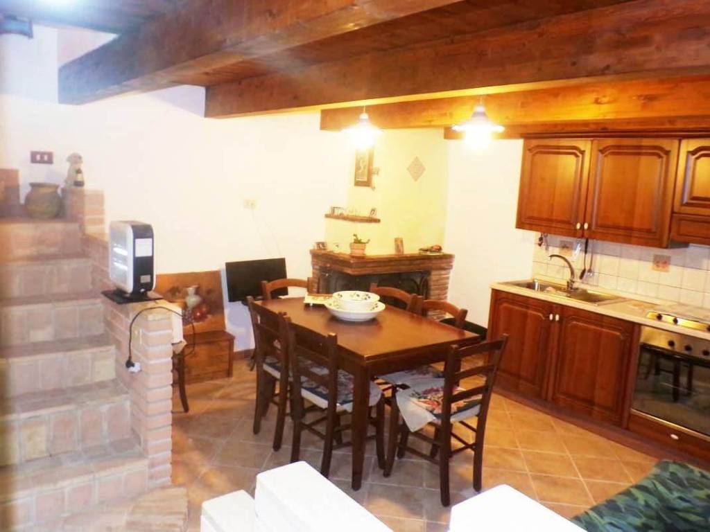 Villa a Isola del gran sasso d'italia in Frazione Forca di Valle - Foto 5