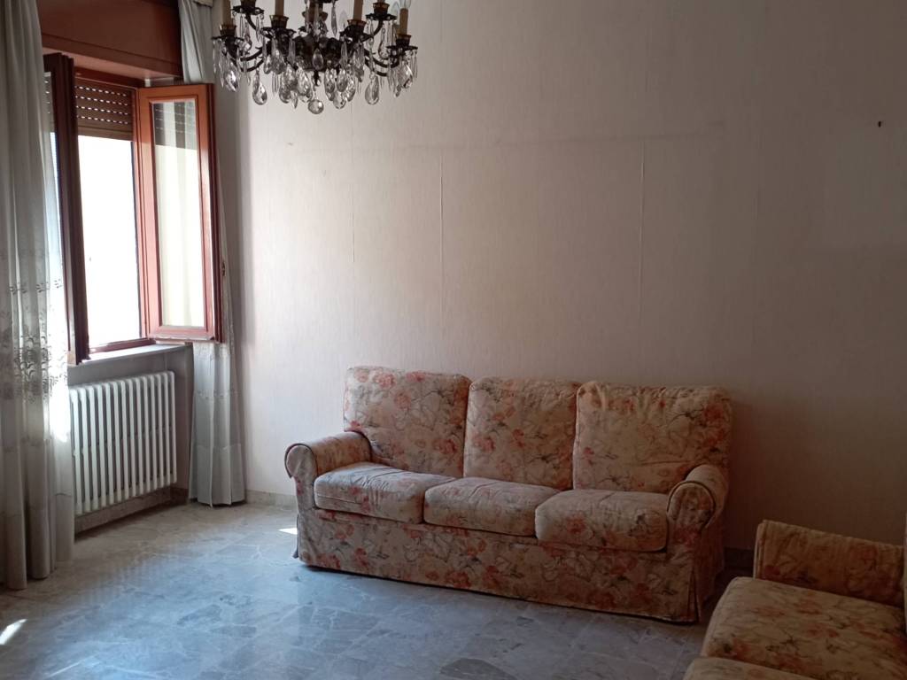 Appartamento a Gallarate in Via Donatello - Foto 3