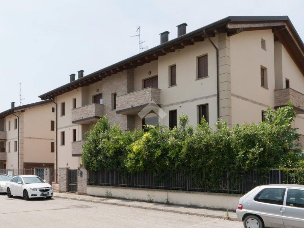 Appartamento a Cento in via Arno, 55 - Foto 2