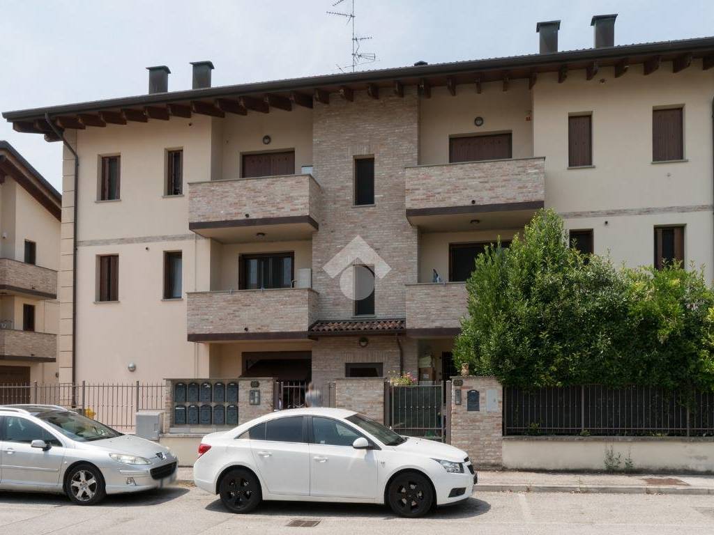 Appartamento a Cento in via Arno, 55 - Foto 5