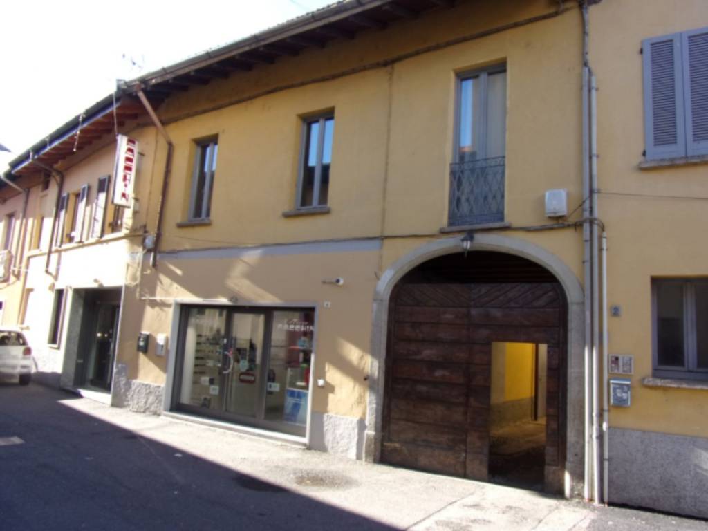 Appartamento a Samarate in Via Roma - Foto 2