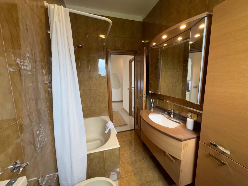 Appartamento a Como in Via Polano - Foto 2