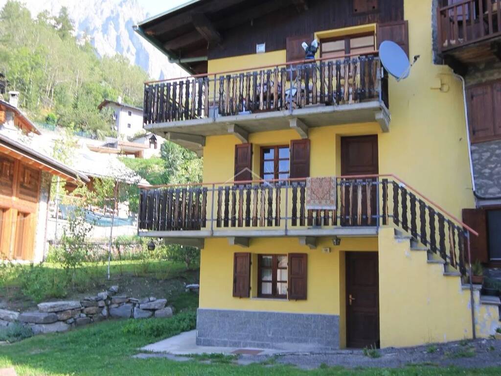 Villa a Courmayeur in Via San Bernardo, 8 - Foto 3