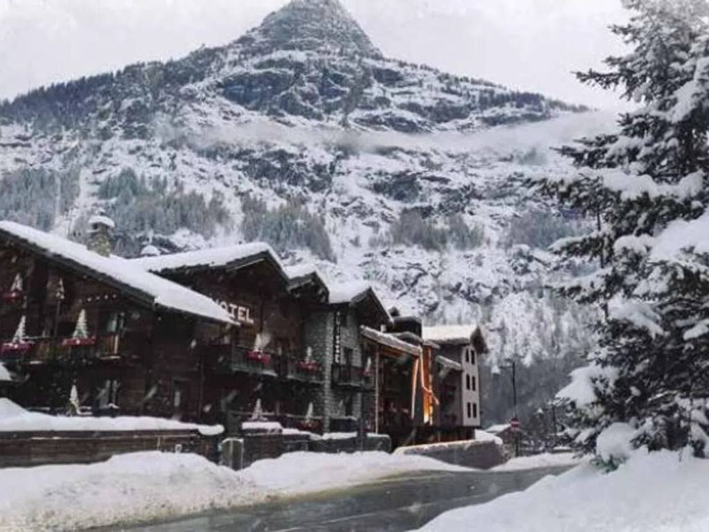 Appartamento a Courmayeur in Strada La Villette, 26 A - Foto 2