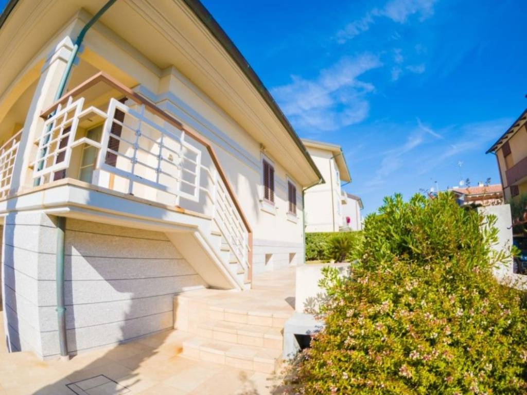 Villa a Mondolfo in Via Raffaello s.n.c - Foto 3