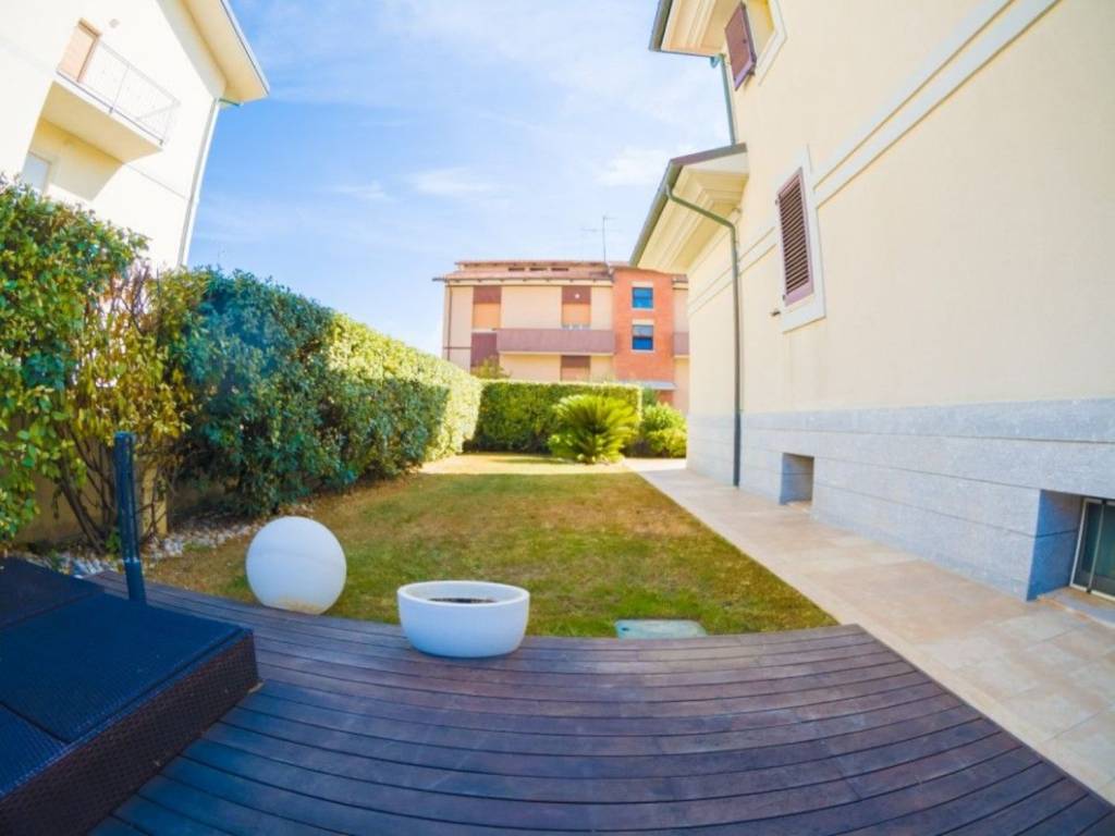 Villa a Mondolfo in Via Raffaello s.n.c - Foto 4