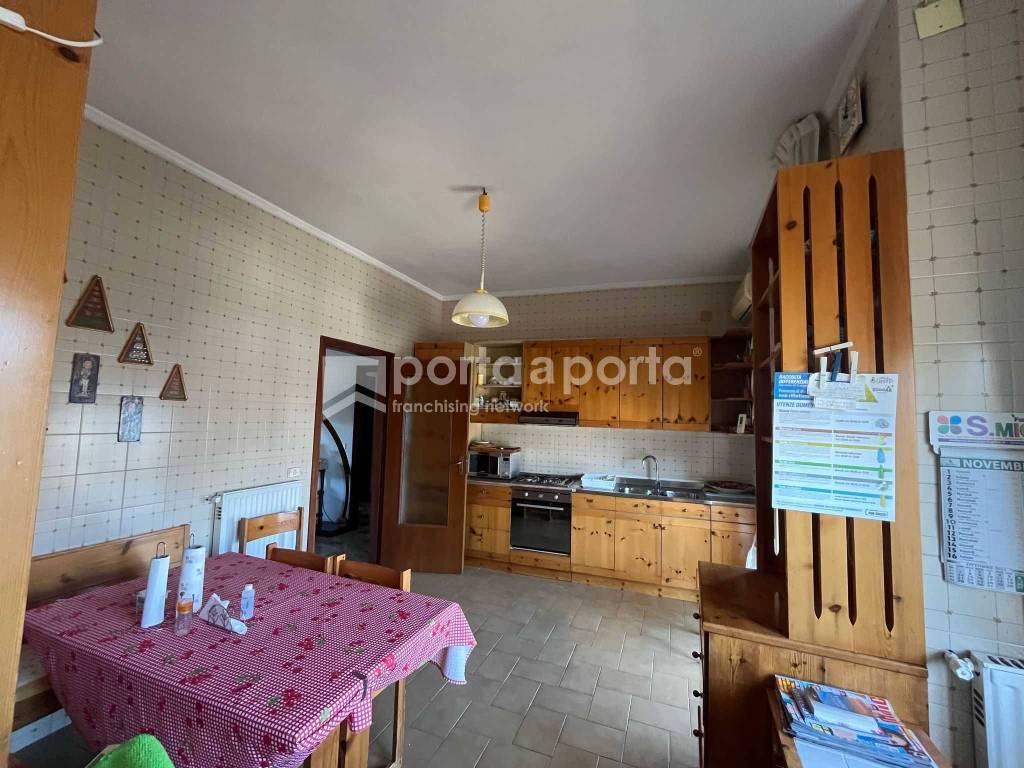 Appartamento a Caserta in Via Martiri di Bellona, 25 - Foto 2