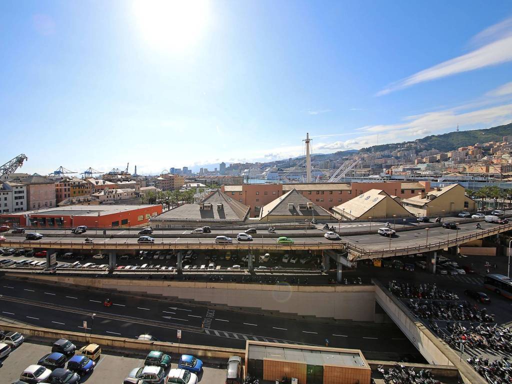 Appartamento a Genova in Via Filippo Turati, 4 - Foto 2