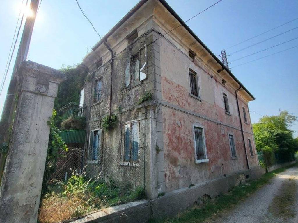 Palazzo / stabile a Lonigo in Via Guglielmo Marconi, 27 - Foto 2