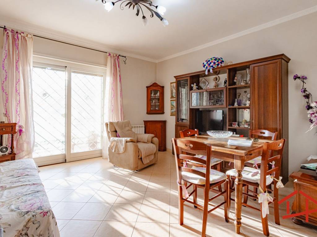 Appartamento a Pomezia in Via Catullo - Foto 2