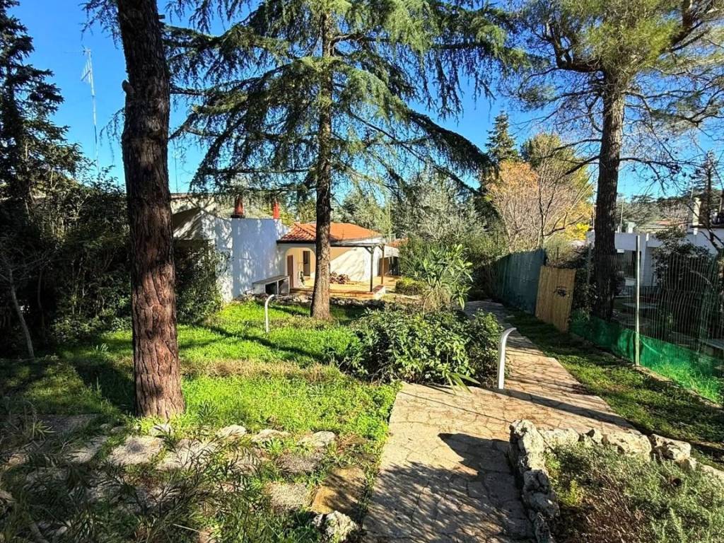 Villetta a schiera a Cassano delle murge in Contrada Fra Diavolo - Foto 2